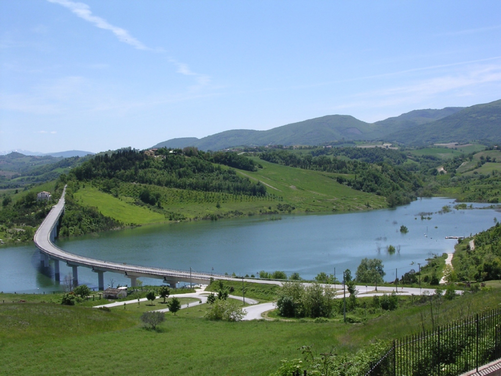 Jezero Cingoli - Lago di Cingoli | Secret World Trip Planner