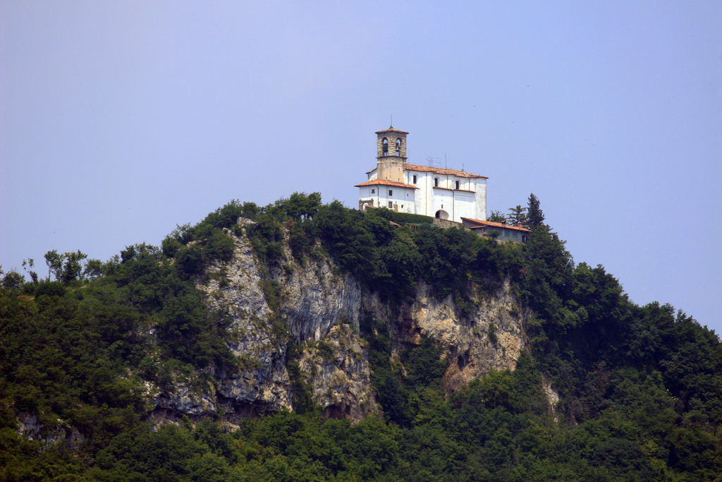Sanctuaire de Notre-Dame de Ceriola - Siviano | Secret World Trip Planner