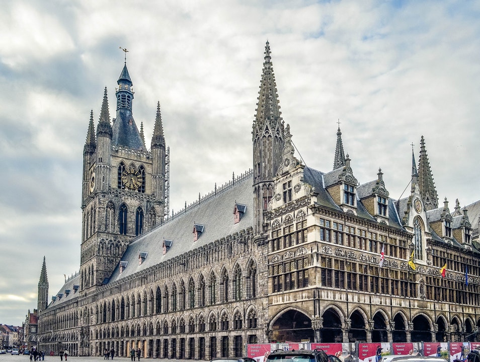 Sukiennice - Ieper | Secret World Trip Planner