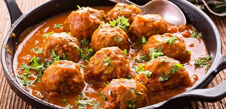 Classic Tapas: Albondigas, spanish meatballs - Granada | Secret World Trip Planner