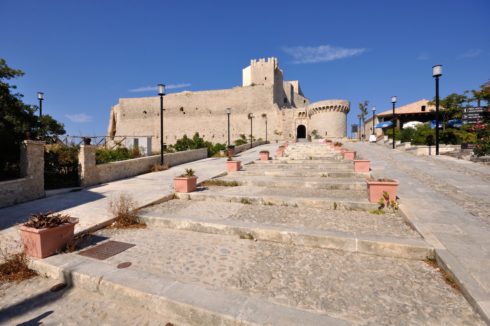 Santa Mariya a Marek Abbey muqaddas, Tremiti orollari - San Nicola di Tremiti | Secret World Trip Planner