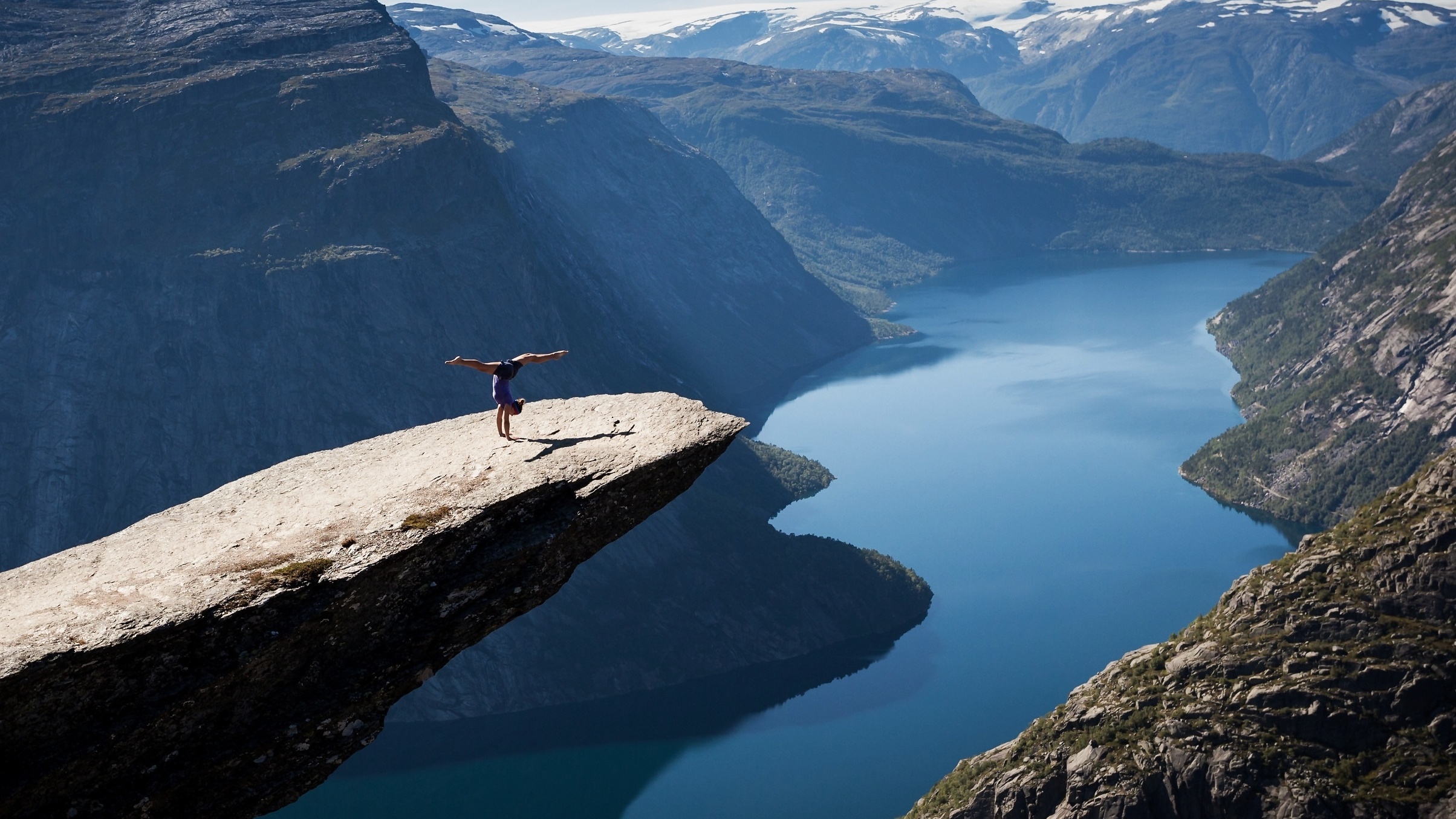 Trolltunga Cliff a Skjeggedal, Norvegia. — Trolltunga