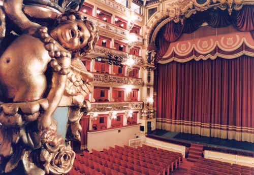 تئاتر بلینی - Napoli | Secret World Trip Planner