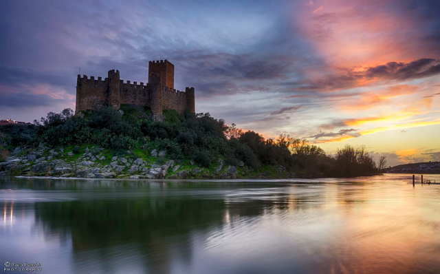 Almourol kastélya - Praia do Ribatejo | Secret World Trip Planner