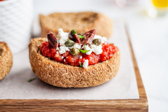 Dakos Salat - Herakleio | Secret World Trip Planner