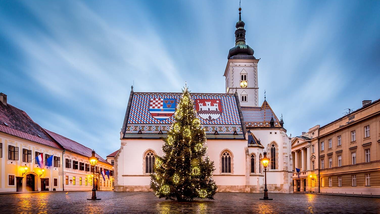 Markov Trg (St Mark Square) adalah kotak utama Zagreb - Zagabria | Secret World Trip Planner
