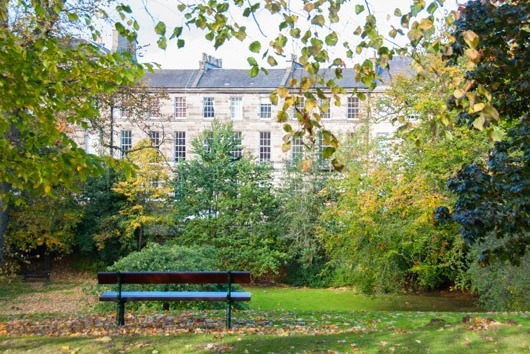 The Queen Street gardens in Edinburgh - Queen St Gardens W | Secret World Trip Planner