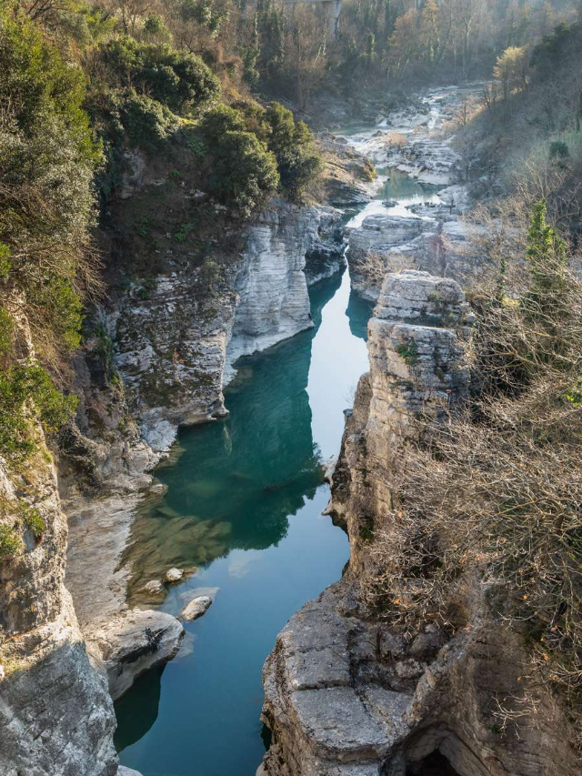 Giants တွေရဲ့ တွင်းတွေ - 5 | Secret World Trip Planner