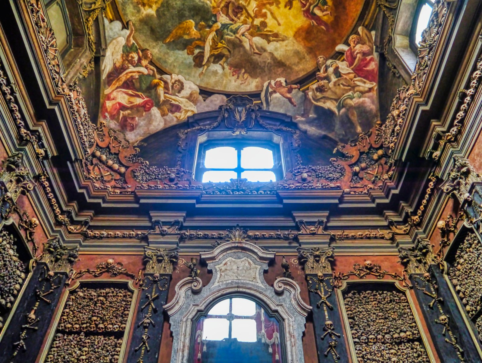 Santuwaryo ng San Bernardino alle Ossa - Milano | Secret World Trip Planner