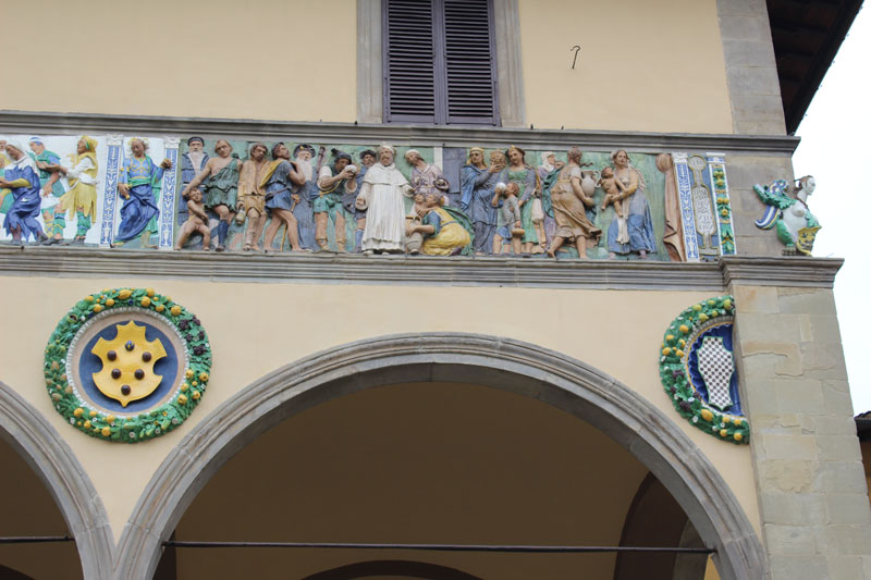 Friso Robbiano do Ospedale Del Ceppo  - Pistoia | Secret World Trip Planner