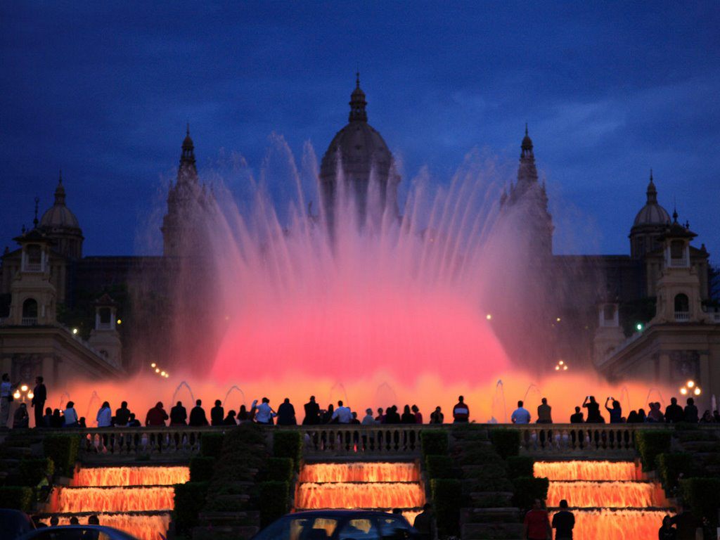 ນ້ໍາພຸ Magic ຂອງ Montjuïc - Barcelona | Secret World Trip Planner