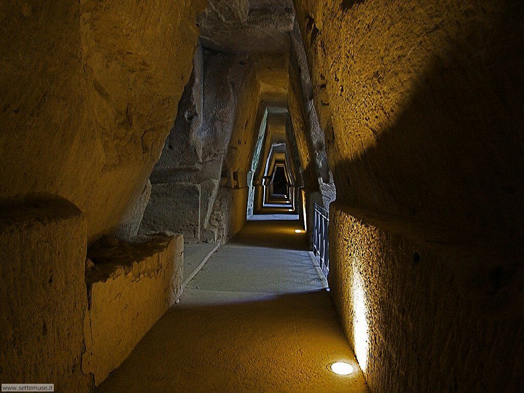 La caverne de Sybil - Monterusciello | Secret World Trip Planner