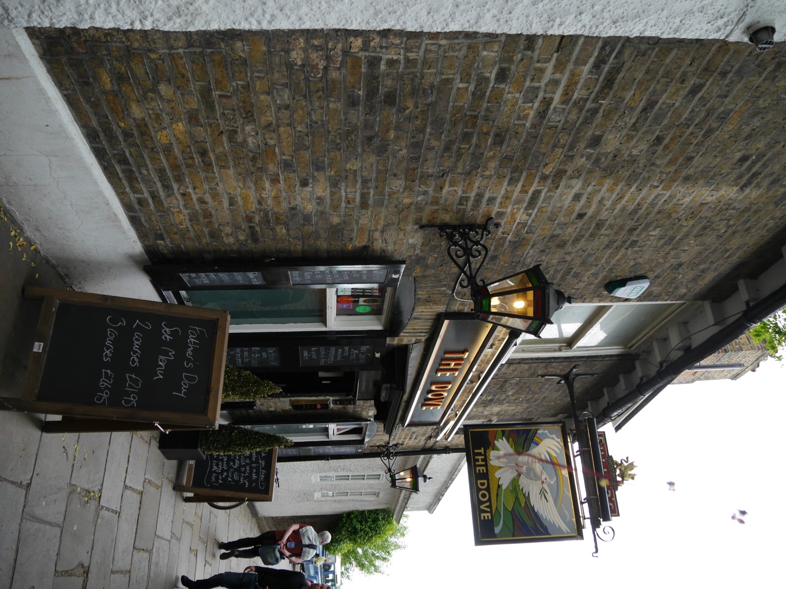 Kaptar, Xemingueyning sevimli pub - Hammersmith | Secret World Trip Planner