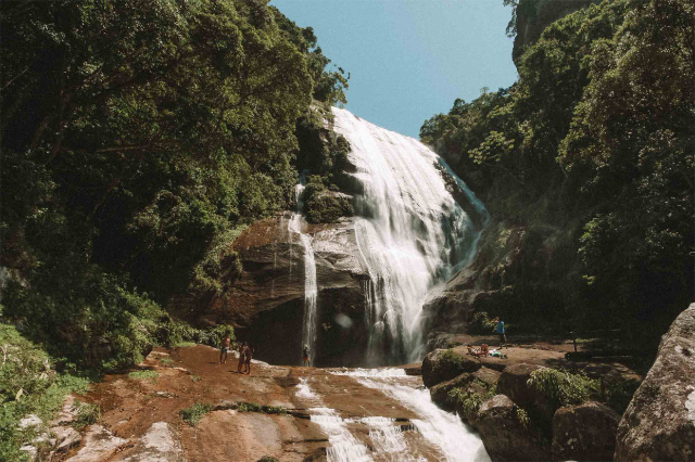 Vandfaldet i Cachoeira do Gato - Ilhabela - San Paolo | Secret World Trip Planner