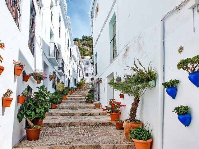 ફ્રિજિલિઆના - Frigiliana | Secret World Trip Planner