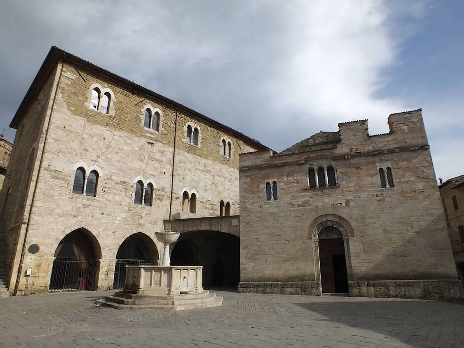 Umbrija: Bevagna in Cerkev San Silvestro - Bevagna | Secret World Trip Planner