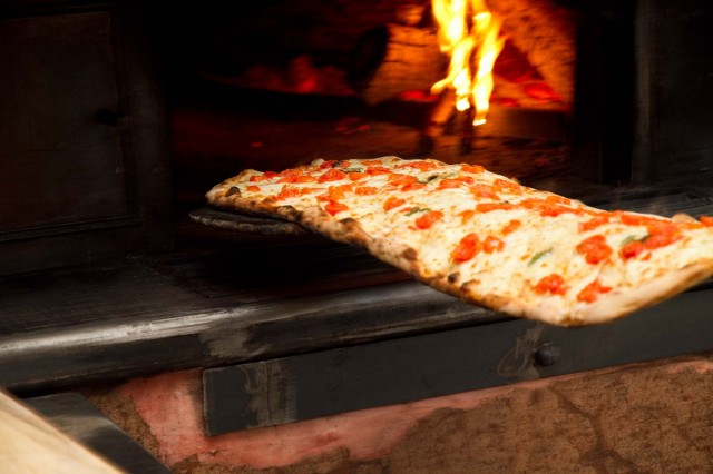 Vico Equense: Pizza al metro - Vico Equense | Secret World Trip Planner