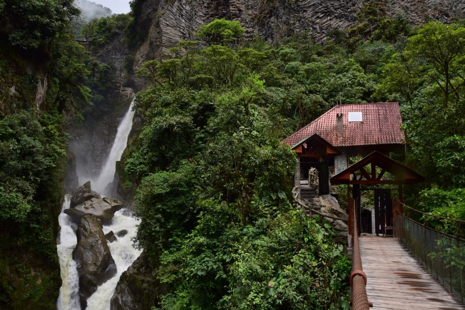 Cascada de Agoyán — Agoyán