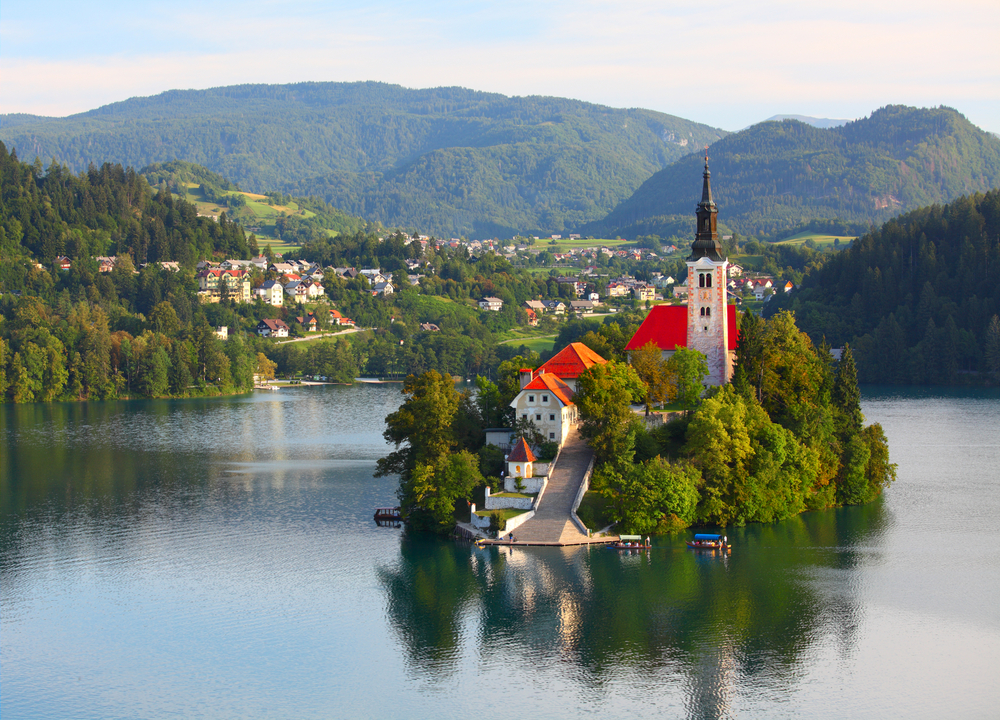جھیل خون بہہ - 4260 Bled | Secret World Trip Planner