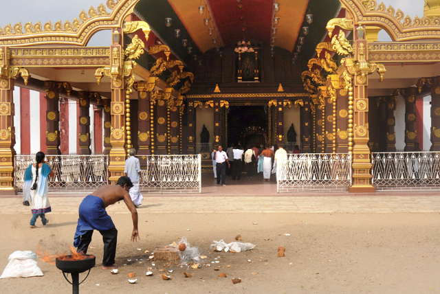 નલ્લુર કંડાસ્વામી કોવિલ - Jaffna | Secret World Trip Planner