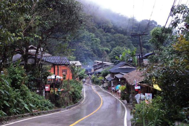 The Village of Mae Kampong - Huai Kaeo | Secret World Trip Planner