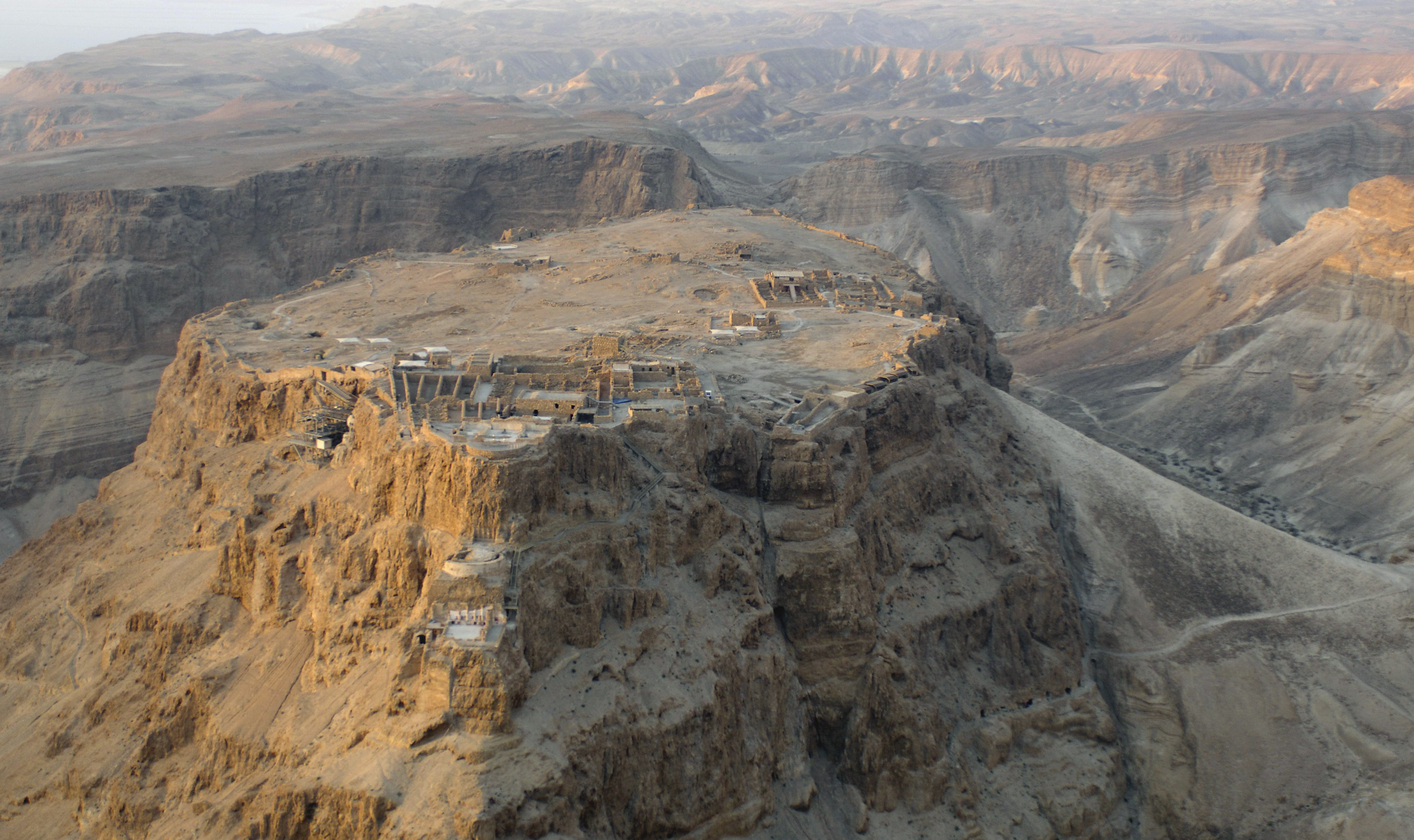 Masada, è una fortezza in cima alla montagna nel deserto israeliano - Masada | Secret World Trip Planner