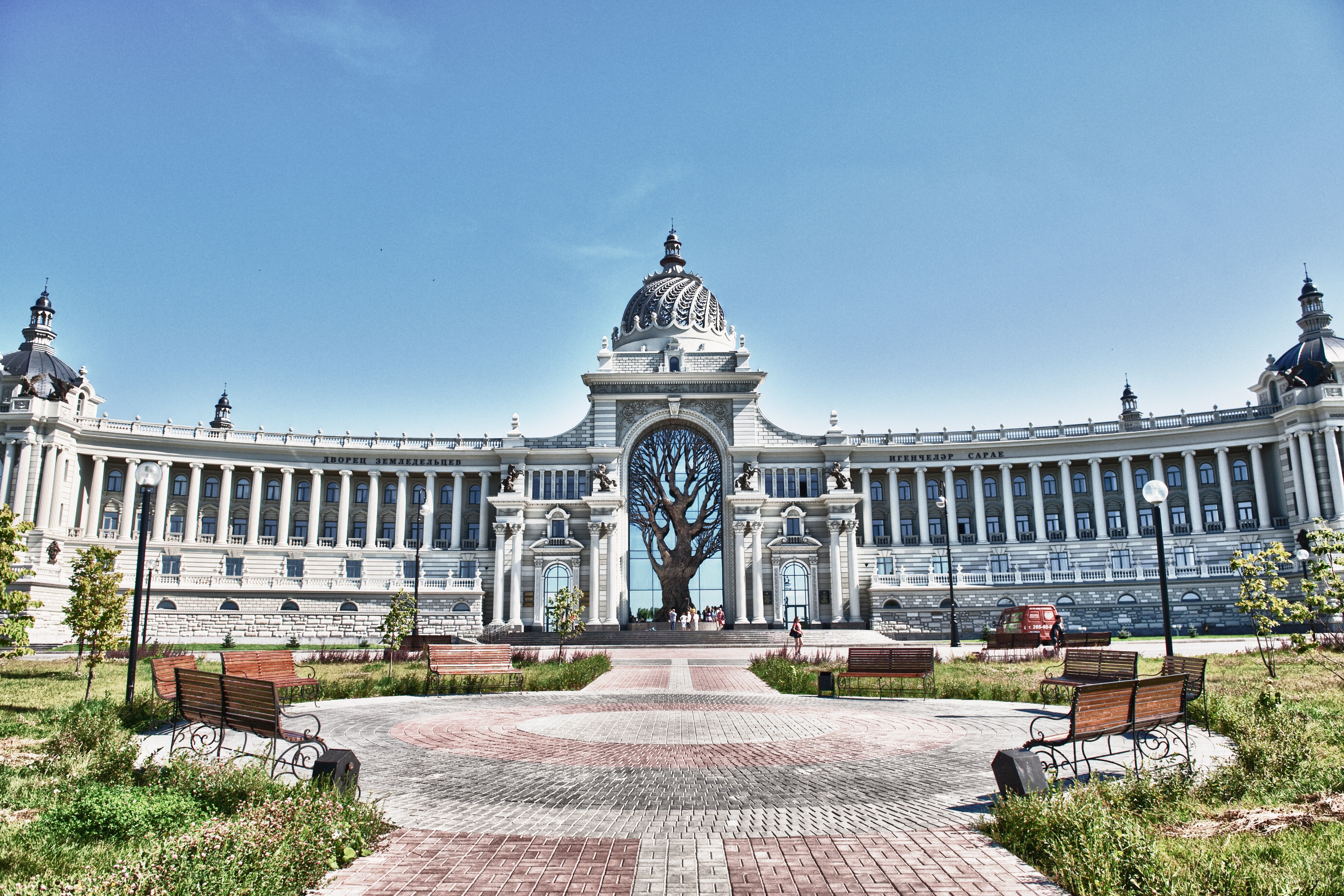 Kazan | Il bellissimo edificio del Ministero dell'Agricoltura - Kazan | Secret World Trip Planner