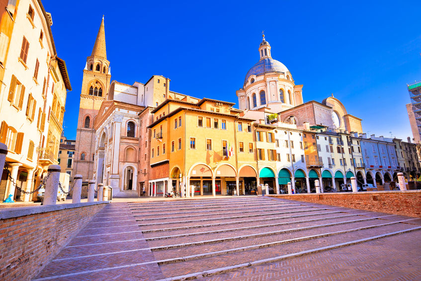 Мантуа: Пиазза Эрбэ - Mantova | Secret World Trip Planner
