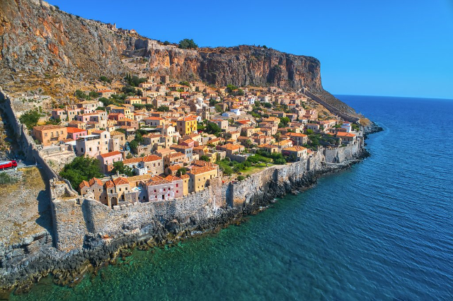 Lever le voile sur les mystères de Monemvasia : la ville forteresse de Grèce, véritable capsule temporelle - Malvasia | Secret World Trip Planner