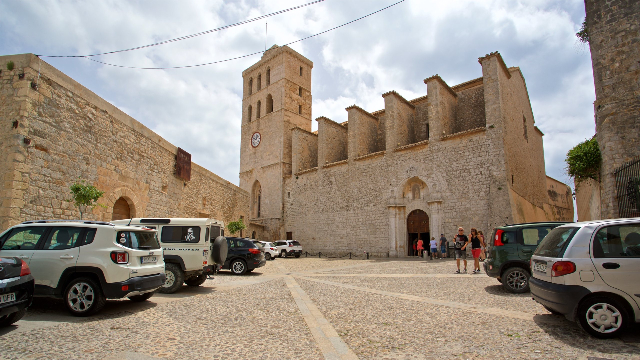 Ibiza Kathedraal - Eivissa | Secret World Trip Planner