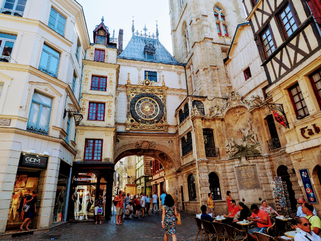 Place du Gros-Horloge - Rouen | Secret World Trip Planner