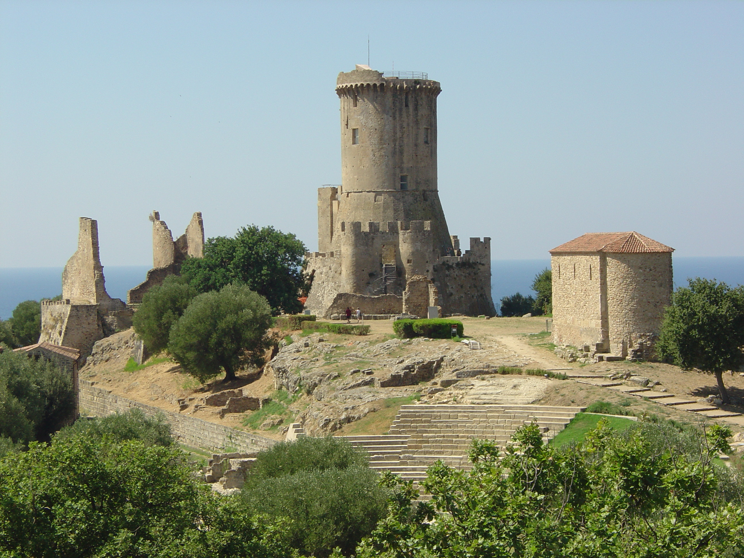 Parmenīda un Zenona pilsēta Velia | Secret World Trip Planner