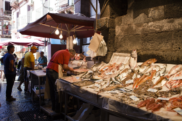 A tenda de peixe - Catania | Secret World Trip Planner