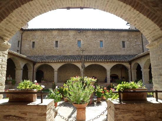 سان داميانو-موقع اليونسكو للتراث العالمي - Assisi | Secret World Trip Planner