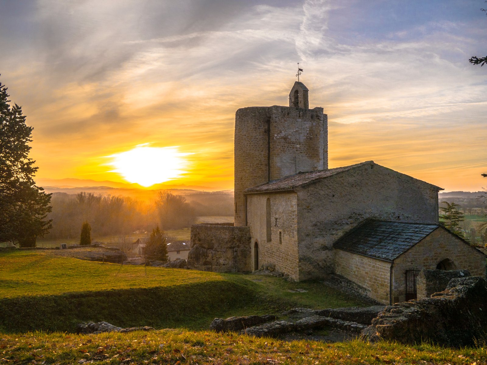 Kisha E Notre-Dame vals - Vals-les-Bains | Secret World Trip Planner