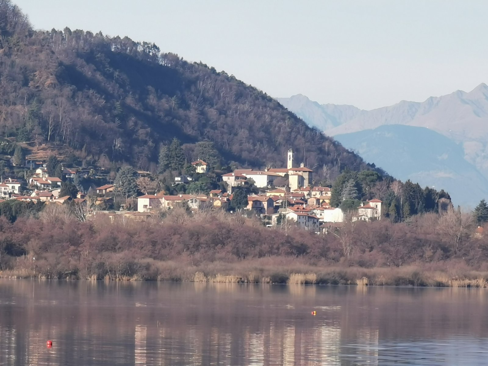 コマッビオ湖 - Lago di Comabbio | Secret World Trip Planner