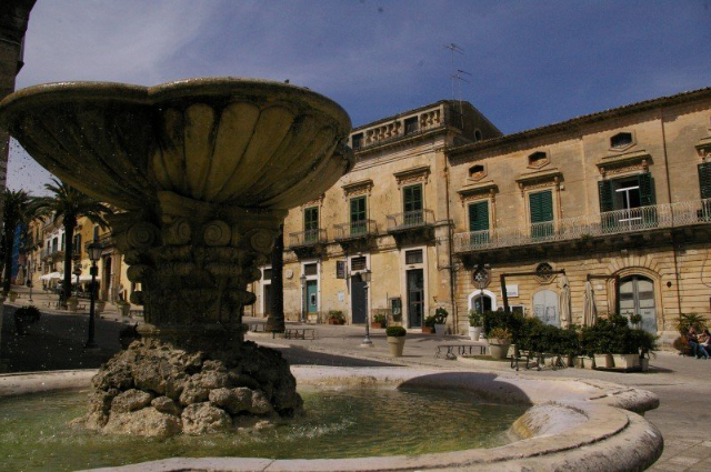 Purskkaev Piazza Duomol - Ragusa | Secret World Trip Planner