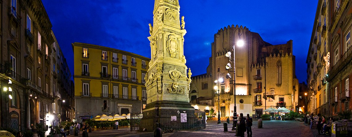 San-Domeniko Maggiore cherkovi - Napoli | Secret World Trip Planner