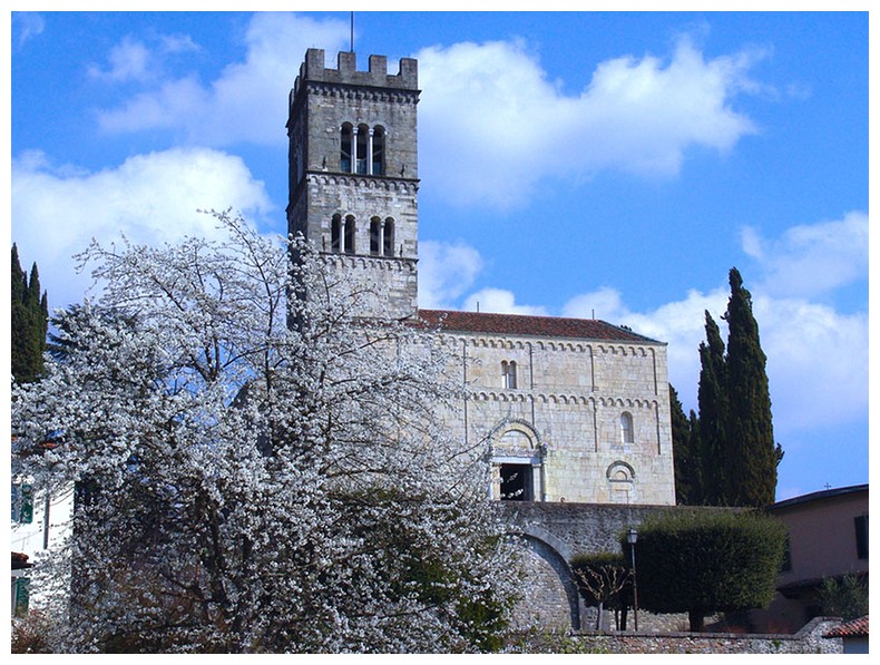 کلیسای جامع بارگا - Barga | Secret World Trip Planner