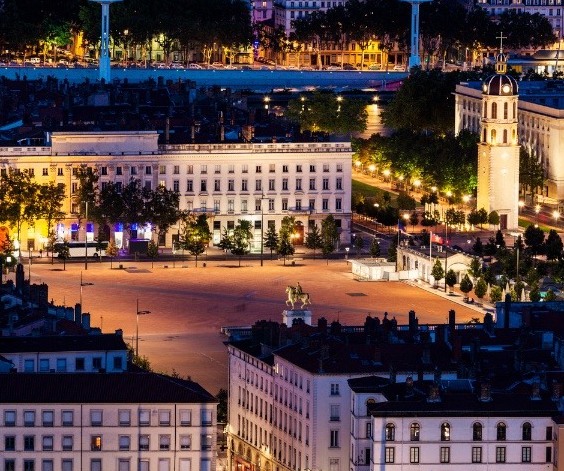 Bellecour Plazan, bihotzean Lyon - Lyon | Secret World Trip Planner