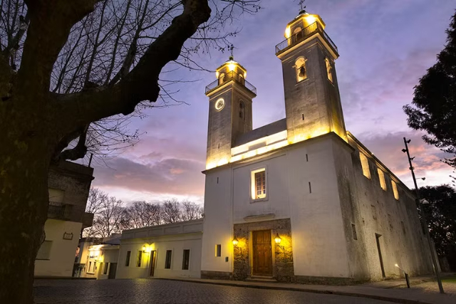 Kirke af det hellige sakramente - Colonia Del Sacramento | Secret World Trip Planner