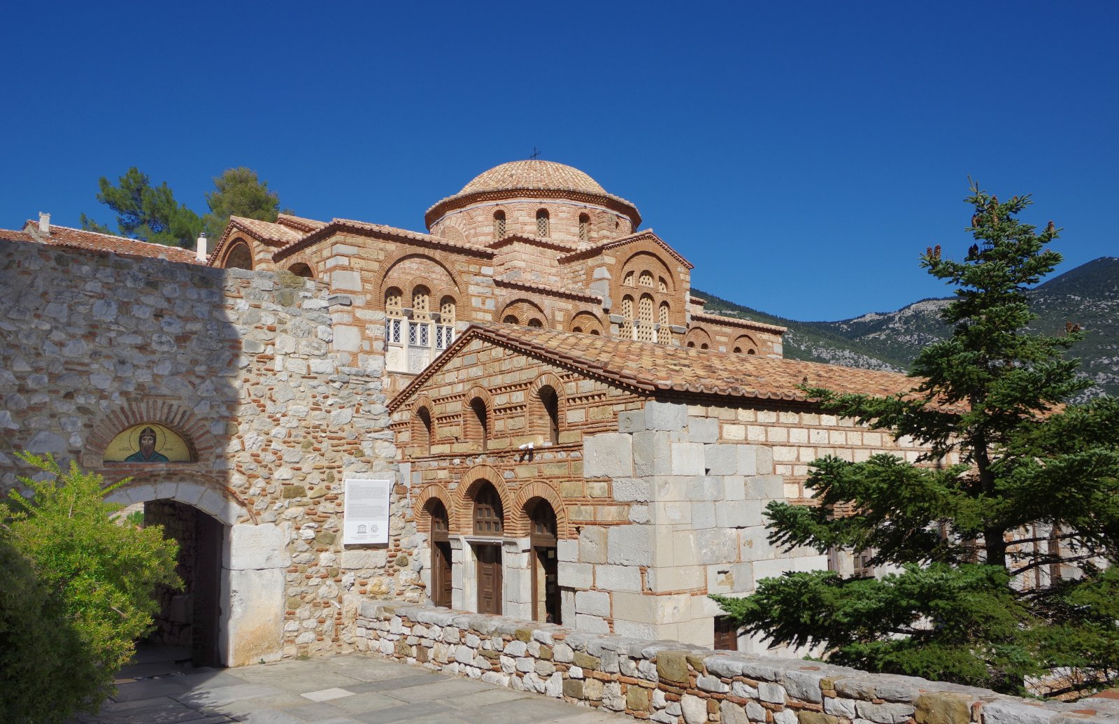 The Monastery of Ossios Loukas - Distomo | Secret World Trip Planner