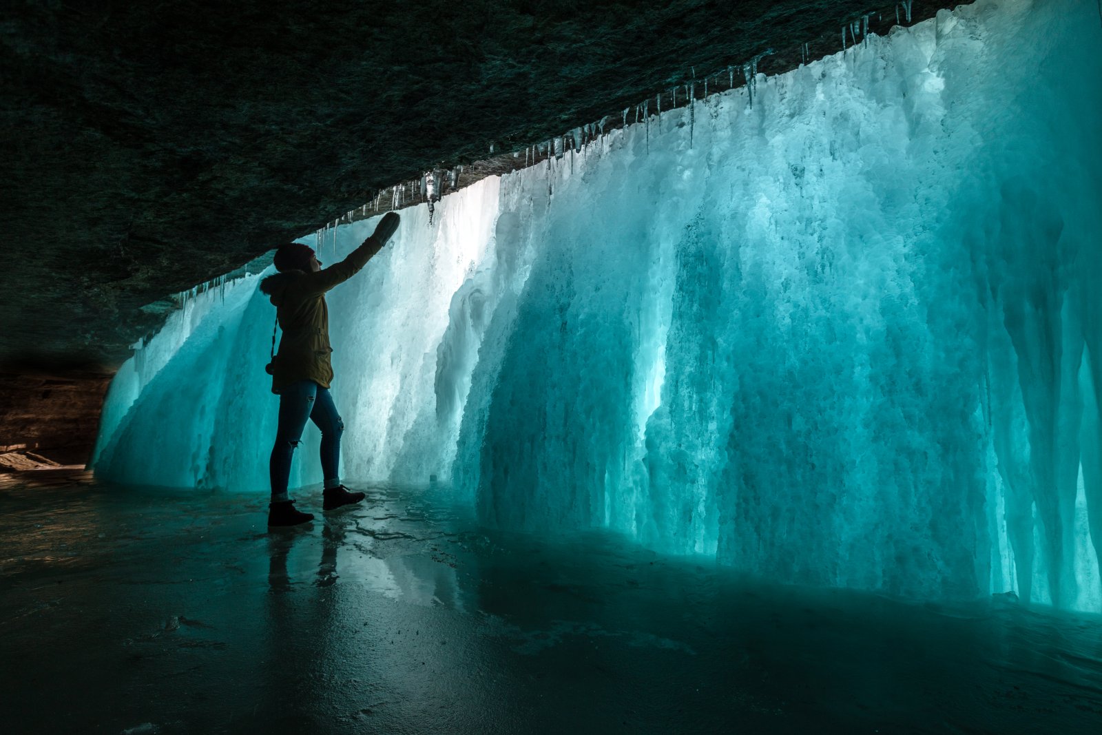 Za frozen Minnehaha falls w Minneapolis - Minneapolis | Secret World Trip Planner