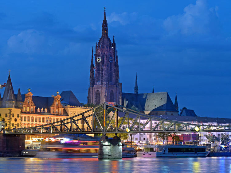 Sankt Bartholomäusdom (Cathedral of St Bartholomew) - Frankfurt am Main | Secret World Trip Planner