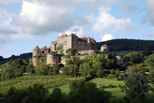 Fästningen Brézé - Berzé-le-Châtel | Secret World Trip Planner