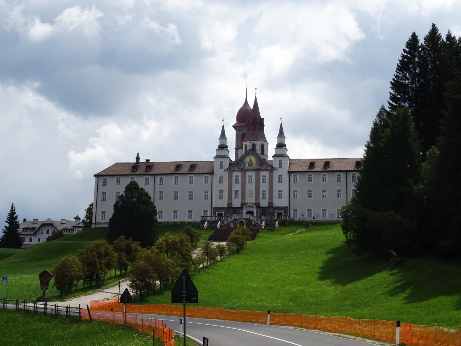 Santuário de Nossa Senhora de Pietralba - Nova Ponente | Secret World Trip Planner