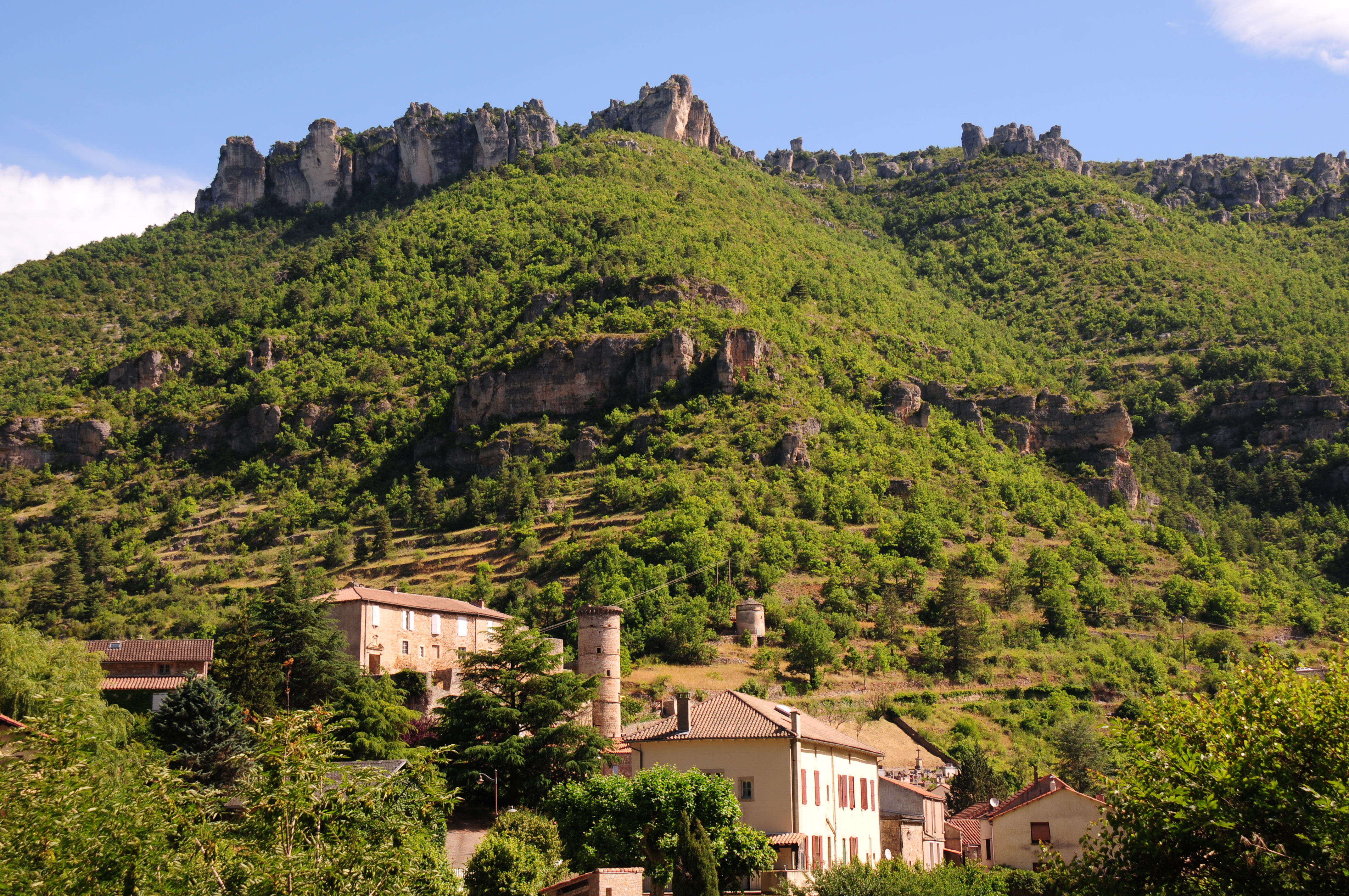 The Dourbie river gorges - La Roque-Sainte-Marguerite | Secret World Trip Planner