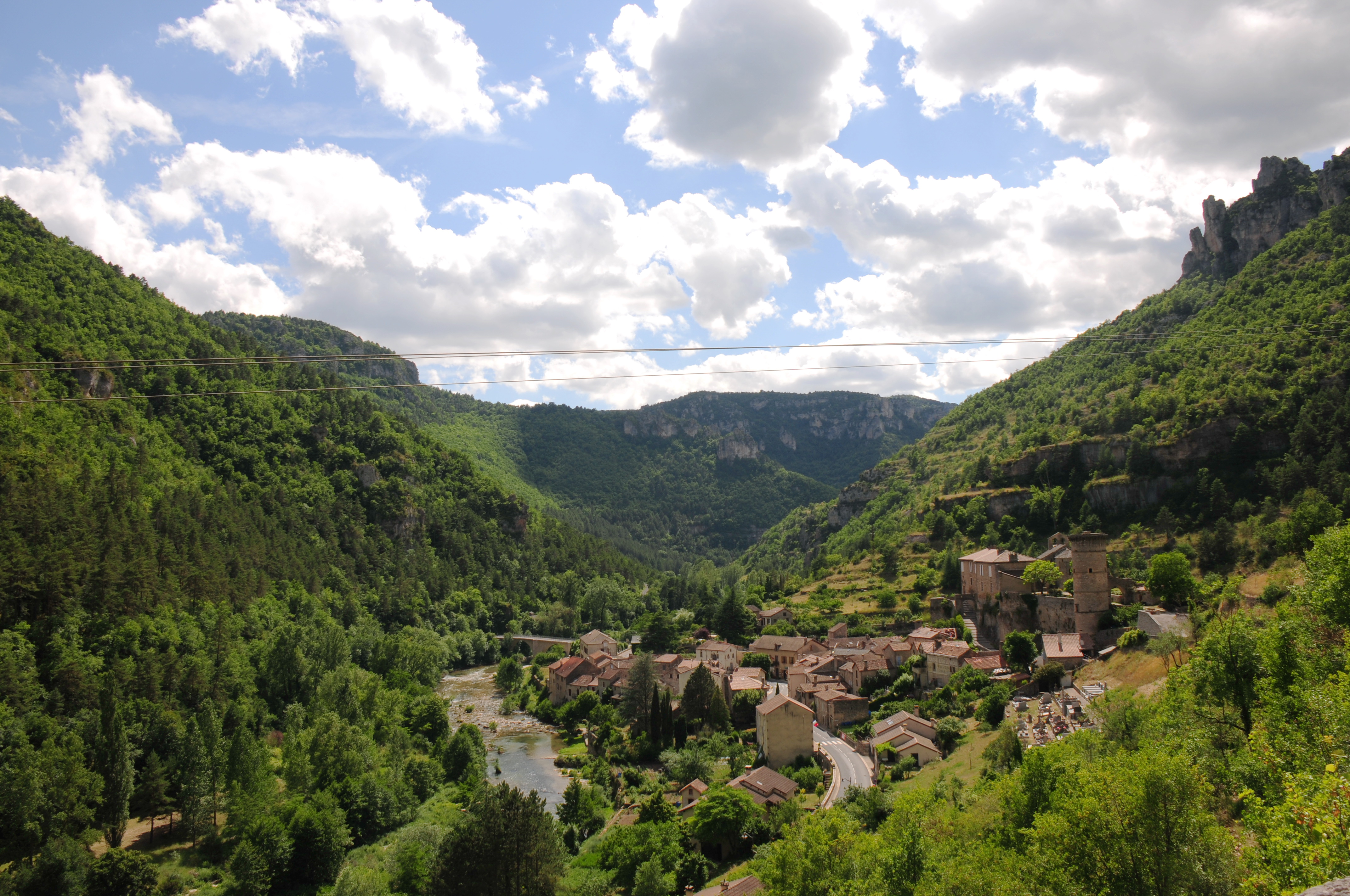The Dourbie river gorges - La Roque-Sainte-Marguerite | Secret World Trip Planner