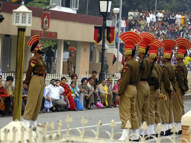 Wagah border ceremony - Hardo Rattan | Secret World Trip Planner