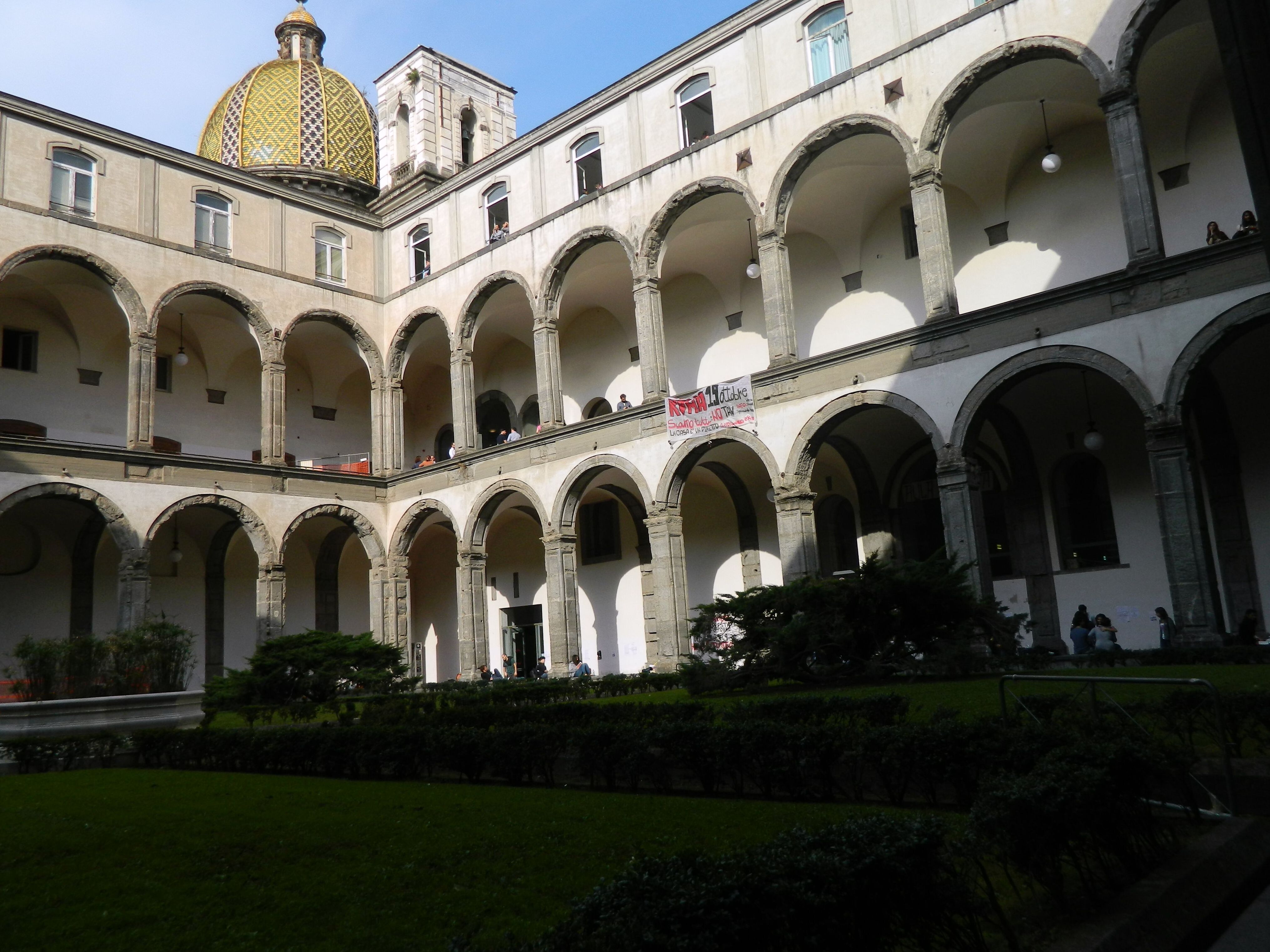Sankt-Peter Shahid Cherkovi - Napoli | Secret World Trip Planner